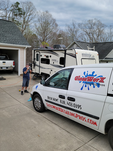 GlossWorX / Ceramic Car Coating / Truck Spray in Bedliners en Lenoir