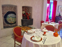 Atmosphère du Restaurant Le Piquenchagne à Saint-Yorre - n°5