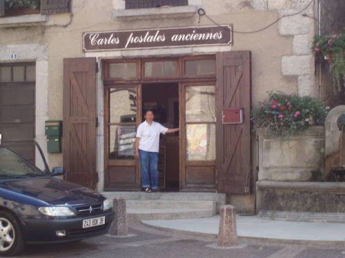 Magasin d'antiquités Chung Marguerite Fontanil-Cornillon