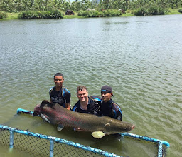Hookers Fishing Lake Pattaya photo