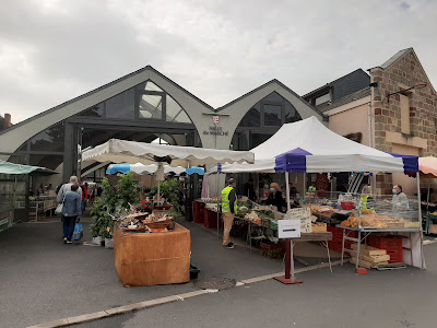 Objat marché à Objat