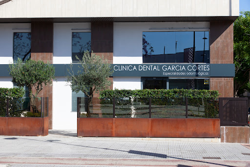 Clínica Dental García Cortés - Dentista en Jere - Edificio Quatro, Avenida Tío Pepe, C. Hermano Valeriano Leon, esquina, Local 1A, 11407 Jerez de la Frontera, Cádiz