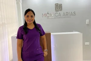 Dra. Monica Arias - Ortodoncia & odontologia estética image