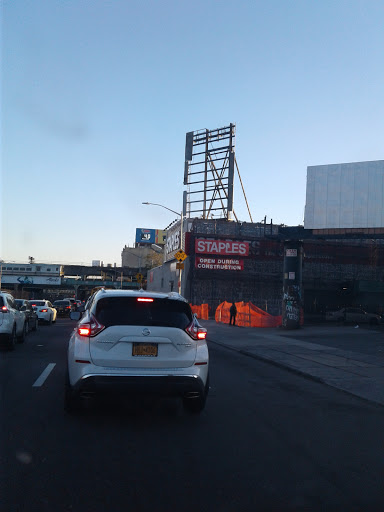 Office Supply Store «Staples», reviews and photos, 91-30 Van Wyck Expy, Jamaica, NY 11418, USA