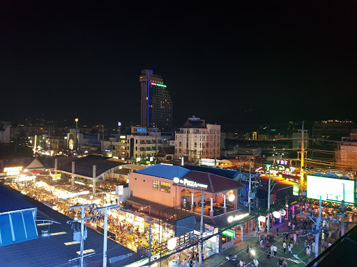Skylight Phuket Rooftop & Lounge