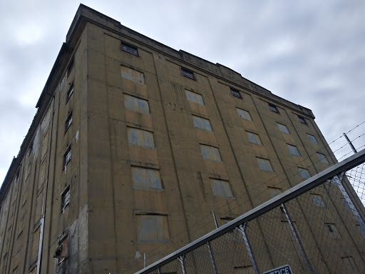 Southcoast Flea Market, 251 Brook St, New Bedford, MA 02745, USA, 