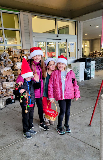 Shopping Mall «Hyde Park Mall», reviews and photos, 3999 Albany Post Rd, Hyde Park, NY 12538, USA