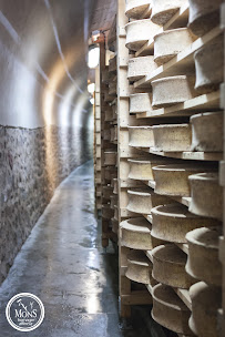Fabrication du fromage du Restaurant La Fromagerie du Passage à Aix-en-Provence - n°11