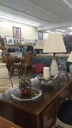 Thrift Store «Drop Inn Resale Store», reviews and photos, 1625 J St SW, Cedar Rapids, IA 52404, USA