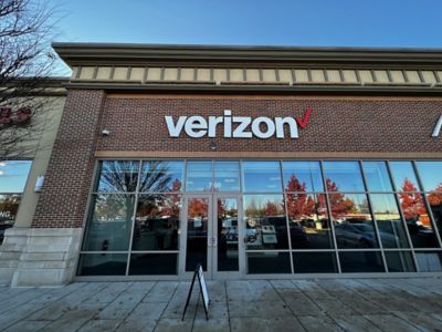 Cell Phone Store «Verizon», reviews and photos, 14139 Town Center Blvd #700, Noblesville, IN 46060, USA