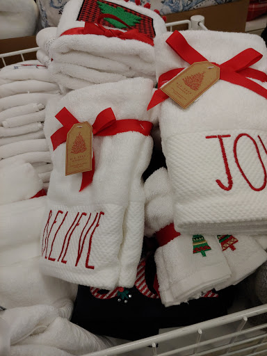 Department Store «Marshalls», reviews and photos, 460 E Waterfront Dr, Homestead, PA 15120, USA