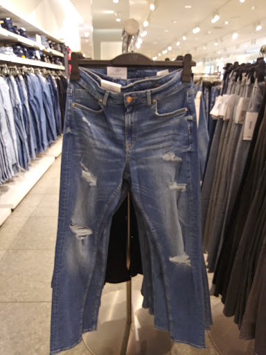 Stores to buy women's pants Los Angeles