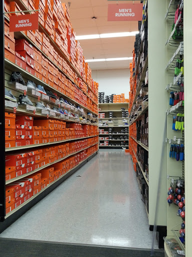 Sporting Goods Store «Academy Sports + Outdoors», reviews and photos, 12700 South Fwy, Burleson, TX 76028, USA