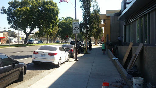 Thrift Store «Goodwill - Glendale», reviews and photos, 1622 W Glenoaks Blvd, Glendale, CA 91202, USA