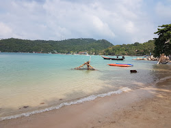 Taa Toh Lagoon'in fotoğrafı düz bir kıyı şeridi ile birlikte