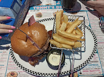 Hamburger du Restaurant américain Tommy's Diner à Montauban - n°8