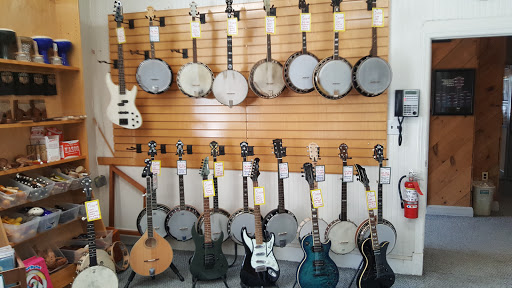 Cigar Shop «Slow Burns Cigar Shoppe & Smoking Lounge», reviews and photos, 701 Frederick Rd, Catonsville, MD 21228, USA