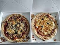 Plats et boissons du Pizzeria Distributeur à pizza Les 4 Saisons Distribution 7j/7 à Bois-de-Haye - n°11