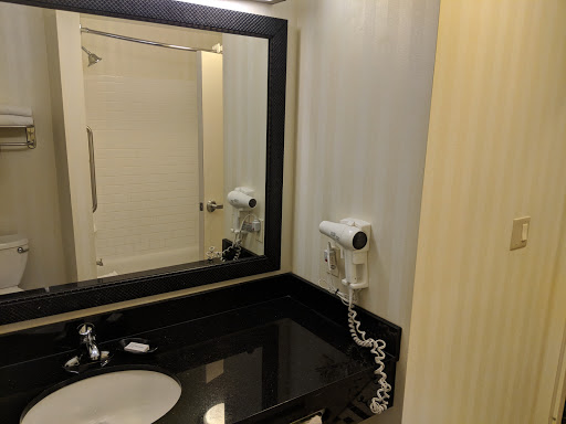 Hotel «Fairfield Inn & Suites by Marriott Orlando at SeaWorld®», reviews and photos, 10815 International Dr, Orlando, FL 32821, USA