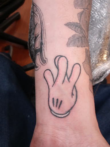 Tattoo Shop «Heaven or Hell tattoos and piercings», reviews and photos, 520 Parker Rd # B, Fairfield, CA 94533, USA