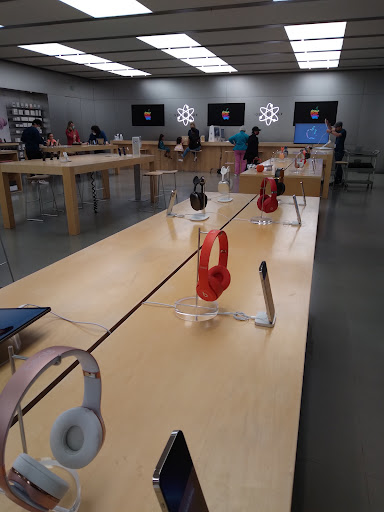 Computer Store «Apple Santa Rosa Plaza», reviews and photos, 1071 Santa Rosa Plaza, Santa Rosa, CA 95401, USA