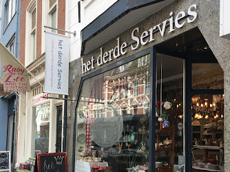 het derde Servies, winkel in oude serviezen