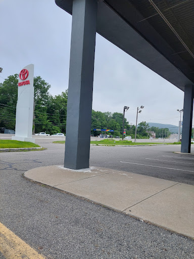 Toyota Dealer «Crestmont Toyota», reviews and photos, 730 NJ-23, Pompton Plains, NJ 07444, USA