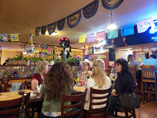 Shopping Mall «Vineyard Town Center Shopping Center», reviews and photos, 451 Vineyard Blvd, Morgan Hill, CA 95037, USA