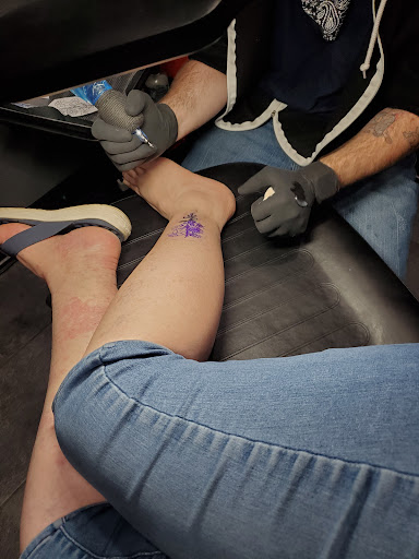 Tattoo Shop «Red Dragon Tattoo & Piercing», reviews and photos, 9242 Colerain Ave, Cincinnati, OH 45251, USA