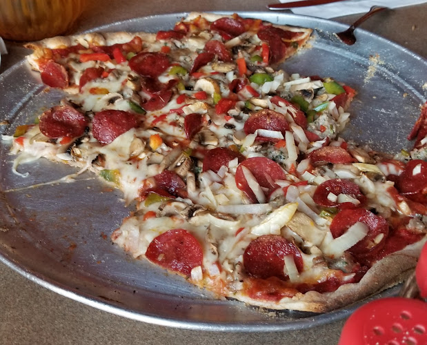 #12 best pizza place in Milwaukee - Lisa's Pizzeria