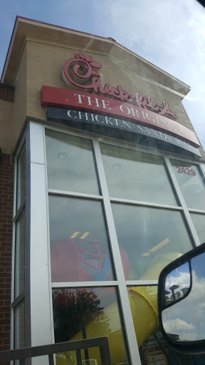 Fast Food Restaurant «Chick-fil-A», reviews and photos, 2429 W Wheatland Rd, Dallas, TX 75237, USA