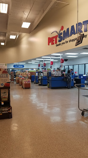 Pet Supply Store «PetSmart», reviews and photos, 3220 W Shaw Ave, Fresno, CA 93711, USA