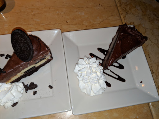 Restaurant «The Cheesecake Factory», reviews and photos, 21076 Dulles Town Cir, Sterling, VA 20166, USA
