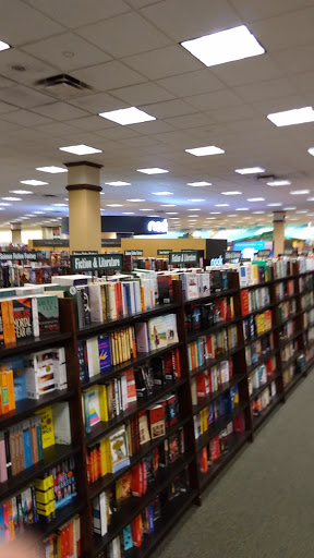 Book Store «Barnes & Noble», reviews and photos, 3055 S Glenstone Ave, Springfield, MO 65804, USA