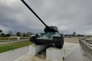 Zabytek techniki czołg T-34 image