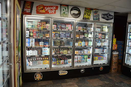 Liquor Store «Sav-On-Liquor and wine», reviews and photos, 809 St Louis Rd, Collinsville, IL 62234, USA