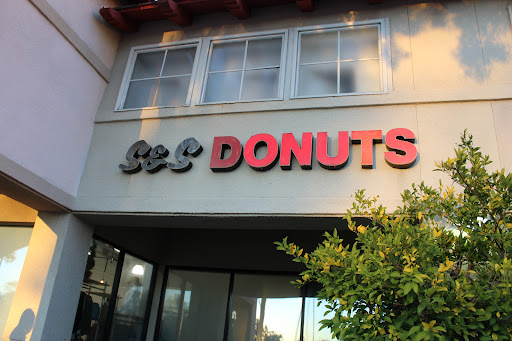 S & S Donut & Bake Shop, 27754 McBean Pkwy, Valencia, CA 91354, USA, 