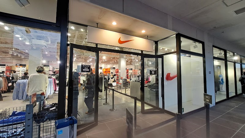ナイキファクトリーストア 仙台港 - Nike Factory Store Sendaiko