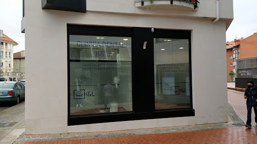 Clínica Dental Hoffmann & Larrañaga en El Astillero, Cantabria