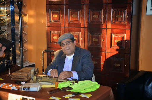 Tobacco Shop «Orange Cigar & More», reviews and photos, 278 Boston Post Rd, Orange, CT 06477, USA