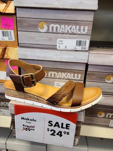 Shoe Store «Shoe Carnival», reviews and photos, 11772 W 95th St, Overland Park, KS 66214, USA