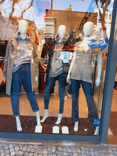Opinii despre Shop1One Benfica în Lisboa - Loja de roupa