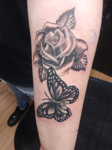 Tattoo Shop «Electric Rose Tattoo», reviews and photos, 55011 Mayflower Rd, South Bend, IN 46628, USA