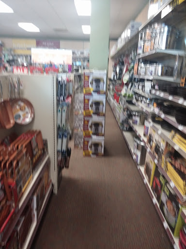 Kitchen Supply Store «Kitchen Collection», reviews and photos, 120 Tanger Dr, Williamsburg, IA 52361, USA