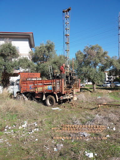 Cumhuriyet Mahallesi Karadeveci Parki