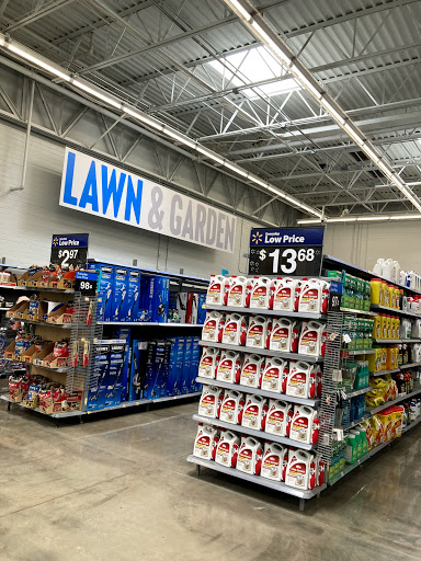 Department Store «Walmart Supercenter», reviews and photos, 7235 Market Pl Dr, Aurora, OH 44202, USA