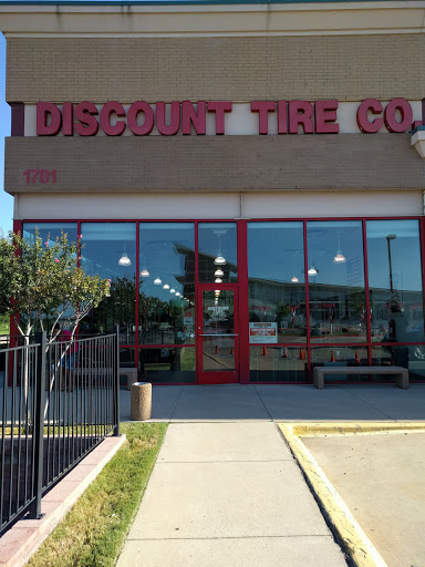 Tire Shop «Discount Tire Store - Keller, TX», reviews and photos, 1701 S Main St, Keller, TX 76248, USA