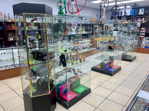 Tobacco Shop «Smoke Tokz Head Shop KC», reviews and photos, 1263 W 103rd St, Kansas City, MO 64114, USA