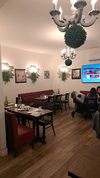 Atmosphère du Restaurant arménien La Cuisine Du Soleil à Clamart - n°8