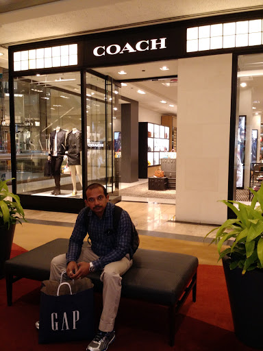 Shopping Mall «The Shops at North Bridge», reviews and photos, 520 N Michigan Ave, Chicago, IL 60611, USA